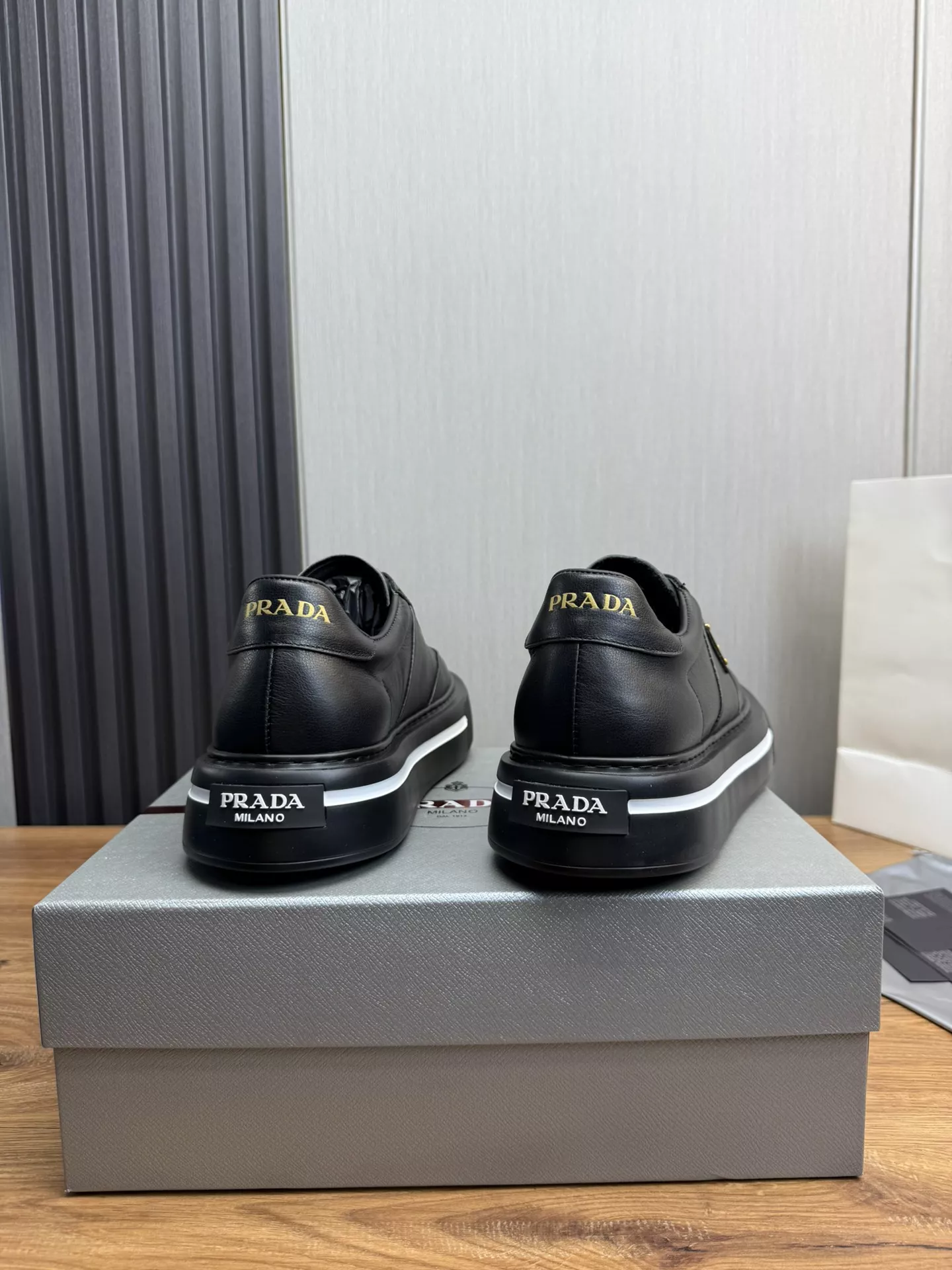 prada decontractees chaussures pour homme s_12b44653